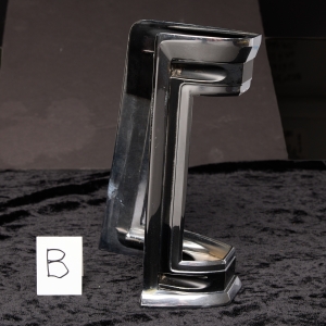 69-71 LEFT FRONT TURN SIGNAL BEZEL B