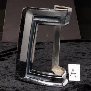 69-71 RIGHT FRONT TURN SIGNAL BEZEL A