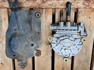 70 WINDSHIELD WIPER MOTOR