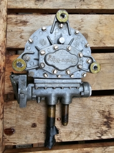 70 WINDSHIELD WIPER MOTOR