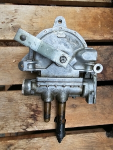 70 WINDSHIELD WIPER MOTOR
