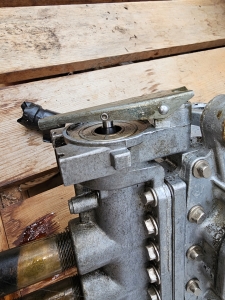 70 WINDSHIELD WIPER MOTOR