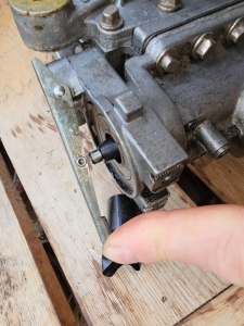 70 WINDSHIELD WIPER MOTOR